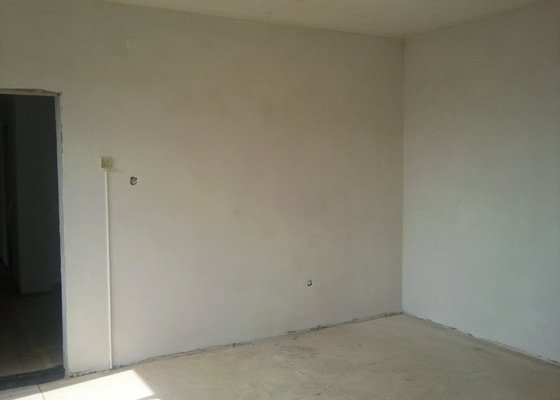 Renovace omítek v 1 pokoji a v chodbě v RD