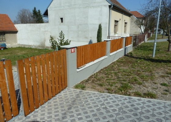 Renovace fasády, zhotovení plotu, zámkové dlažby, pergola