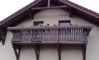 Dřevěný balkon do rodinného domu