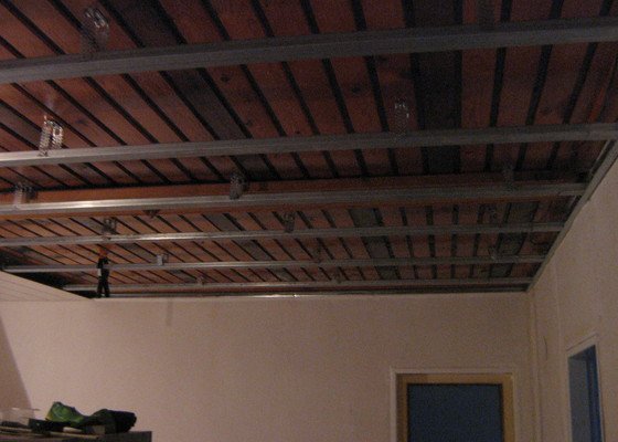 Snížení stropního podhledu