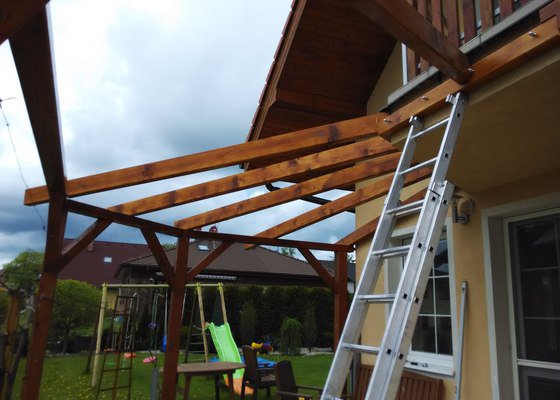 Atypická venkovní pergola