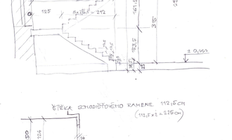 Dřevěné schodišťové stupně včetně podstupnice - stav před realizací