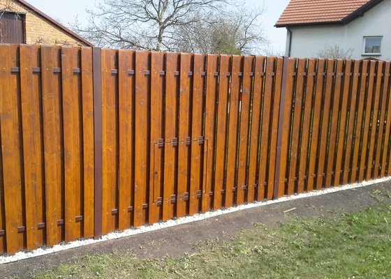 Realizace dřevěného plotu 