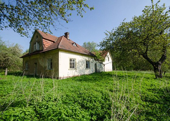 Výstavba kompletního ústředího topení včetně kotle na dřevo ATMOS