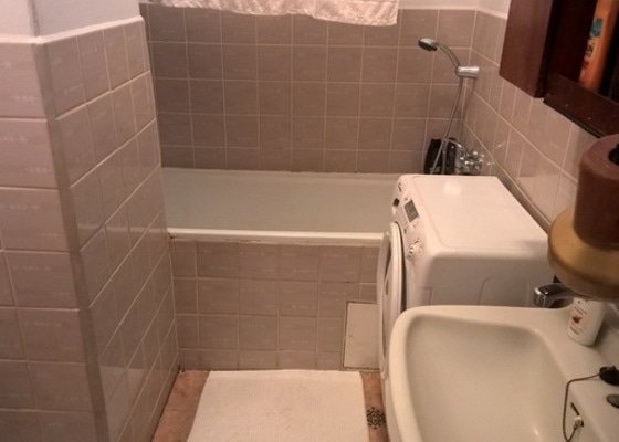 Rekonstrukce koupelny spojené s WC. Cca 5 m2.