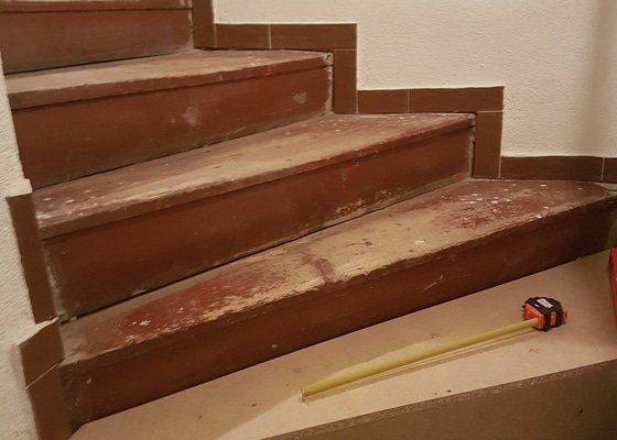 Renovace dřevěného schodiště