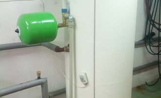 Topenářské, instalatérské práce - výměna ohřívače TUV RBC 500 l