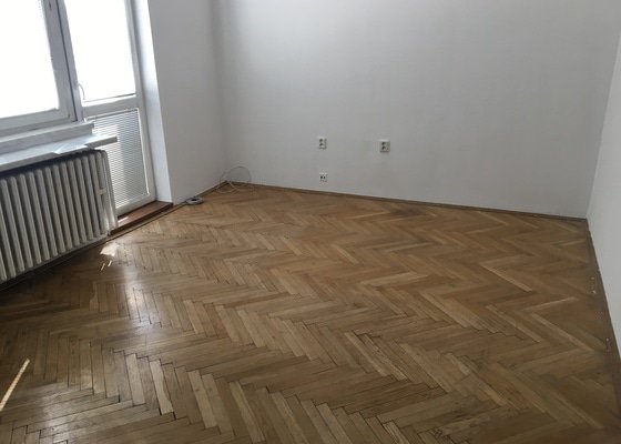 Odstranění parket a pokládka laminátové podlahy (22 m2)