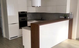 Kuchyň Bílý lesk/ Kitchen white gloss