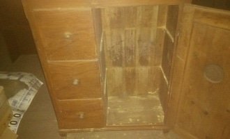 Renovace starého nábytku -  špajzky - stav před realizací