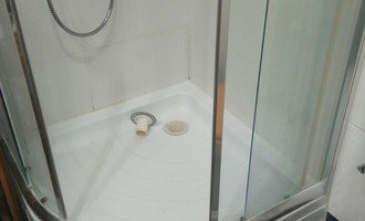 Výměna sifonu sprchového koutu - stav před realizací