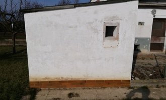 Demolice chlívku s eternitovou střechou + chodníků Vojkovice