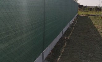Montáž plotu z pletiva