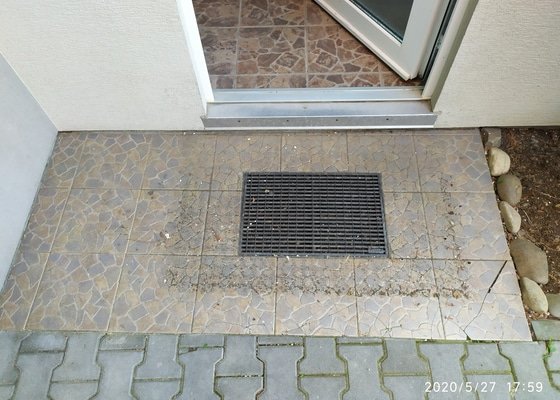 Výměna venkovní dlažby - balkony a před vchodem, cca 14m2