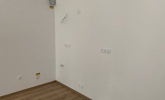 Montáž a připojení kuchyně IKEA + obklady + sádrokarton digestoř - stav před realizací