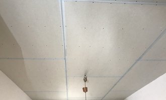 Odhlučnění stropů v bytě