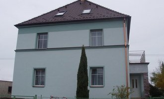 Renovace pískovcového soklu u rodinného domu - stav před realizací