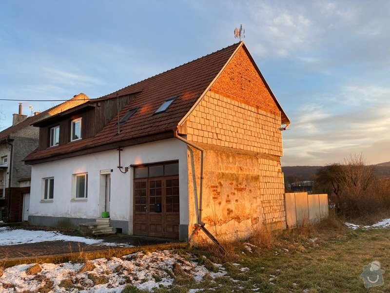 Nová střecha - pálená taška, 215m2: RD_přední___pravý_bok