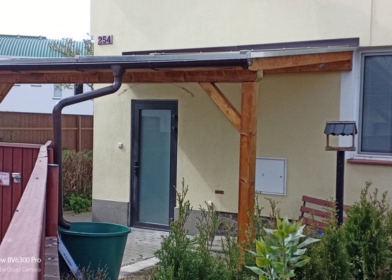 Dřevěná pergola na vstupu cca 3x4m zastřešená - nová poptávka