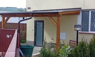 Dřevěná pergola na vstupu cca 3x4m zastřešená - nová poptávka