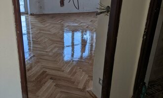 Renovaci parket - dokladka a brouseni.