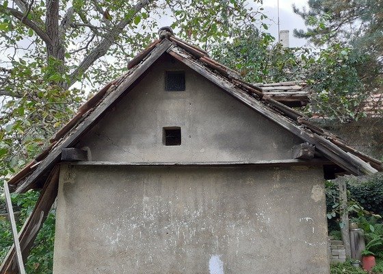 Rekonstrukce střechy zahradního domku