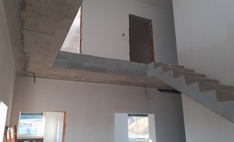 Realizace betonové pohledové stěrky (Imitace betonu)