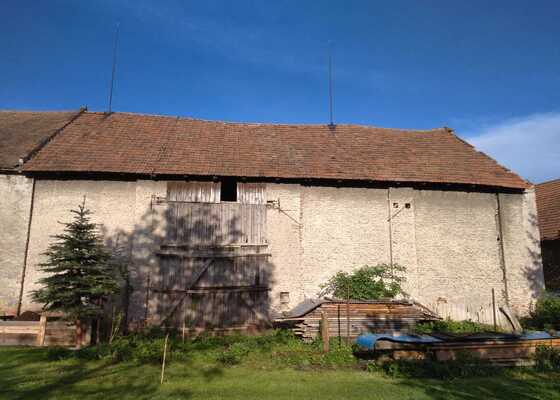 Demolice střechy stodoly