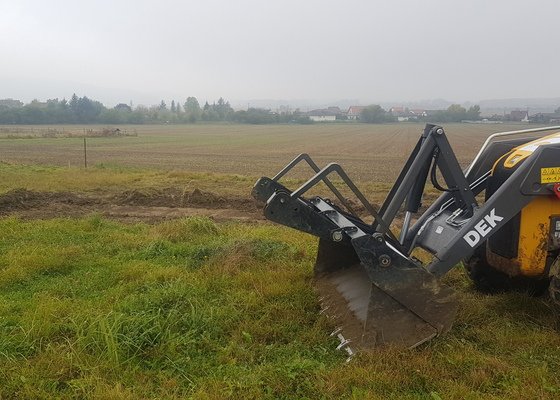 Výstavba přípojek IS a příprava základů pod montovaný dům