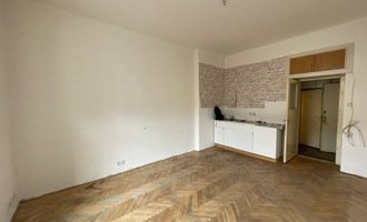 Výmalba místnosti 1+kk 22m2 - stav před realizací