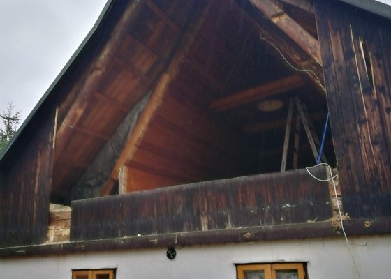 Rekonstrukce stříšky a renovace dřevostavby