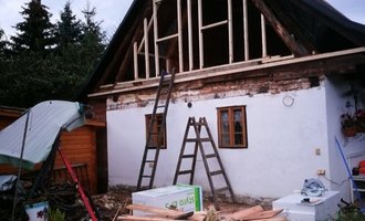 Rekonstrukce stříšky a renovace dřevostavby