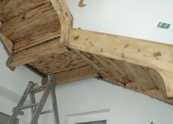 Renovace dřevěného schodiště