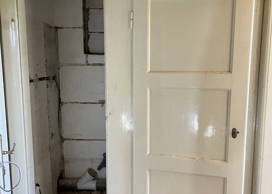 Renovace dveří a zárubní - stav před realizací