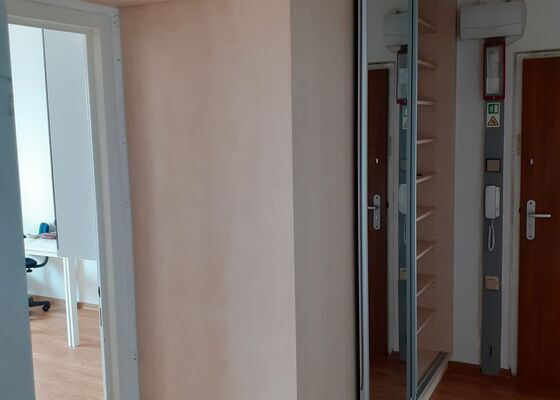 Malování bytu, více než 5 místností, 78 m²