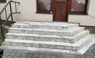 Renovace schodiště betonovástěrka KB Farben