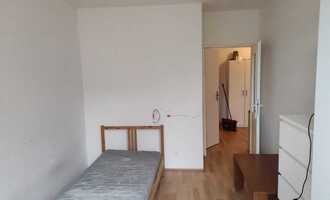 Vymalování bytu, 4 místnosti, 77.6 m² - stav před realizací