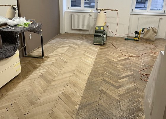 Renovace parket, malby stěn