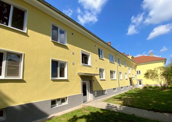 Rekonstrukce fasády BD Komprdova, Brno-Židenice