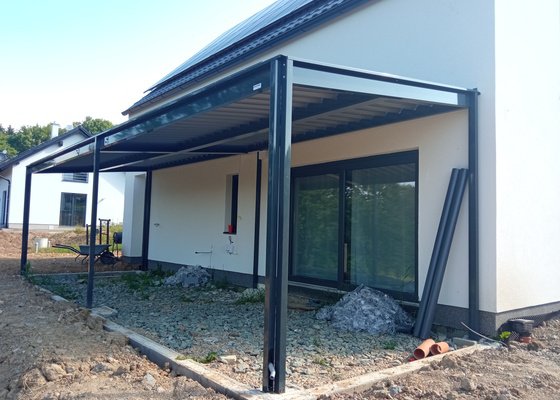 Bioklimatická ocelová pergola 3,2 x 9,3m