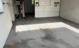 Vyrovnání betonové podlahy v garazi pod epoxydovy nater