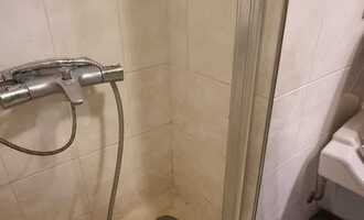 Vyměnit prasklou sprchovou vaničku - stav před realizací