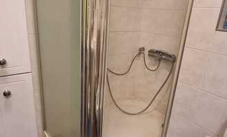 Vyměnit prasklou sprchovou vaničku - stav před realizací