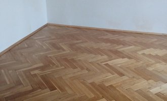 Opravy stěn, výmalba, renovace parket