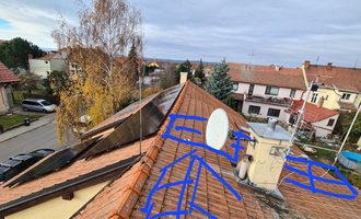 Montáž 8 solárních panelů - případně pouze montáž bez elektrikářské práce - stav před realizací