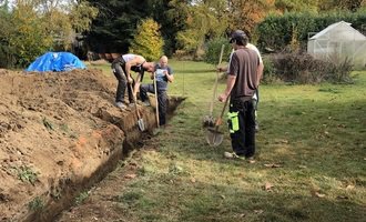 Výroba venkovní terasy 11 x 7 m včetně nových schodů s beton.základem