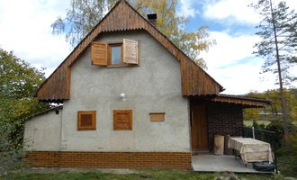 Natření/renovace dřevěného obložení chaty - stav před realizací