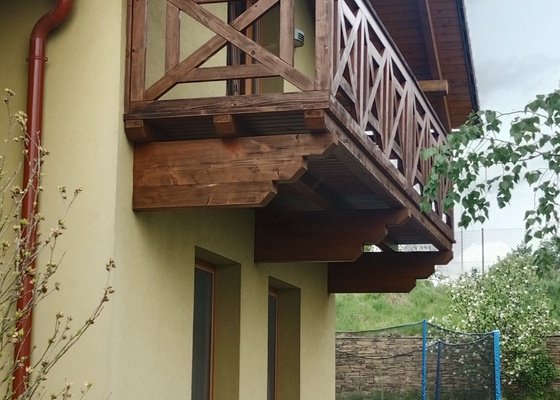 Renovace dřevěných balkonů lazurou