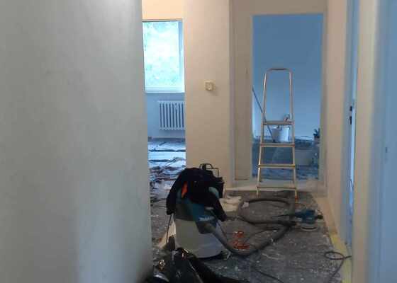 Malování bytu, 5 místností, 75 m² a nátěry radiátorů a zárubní