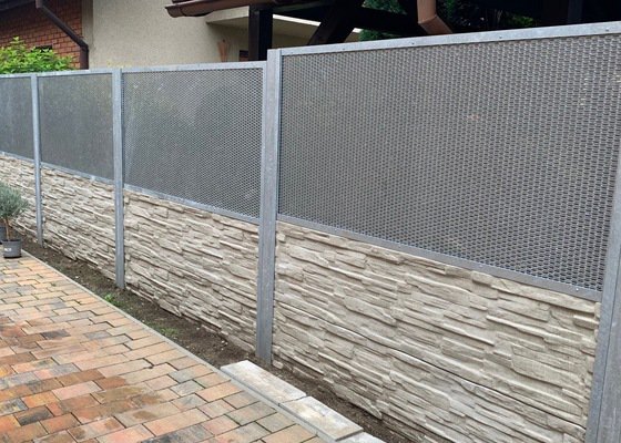 Zhotovení plotu z tahokovu nebo betonu a tahokovu pro RD v Č.Budějovicích - Rožnově